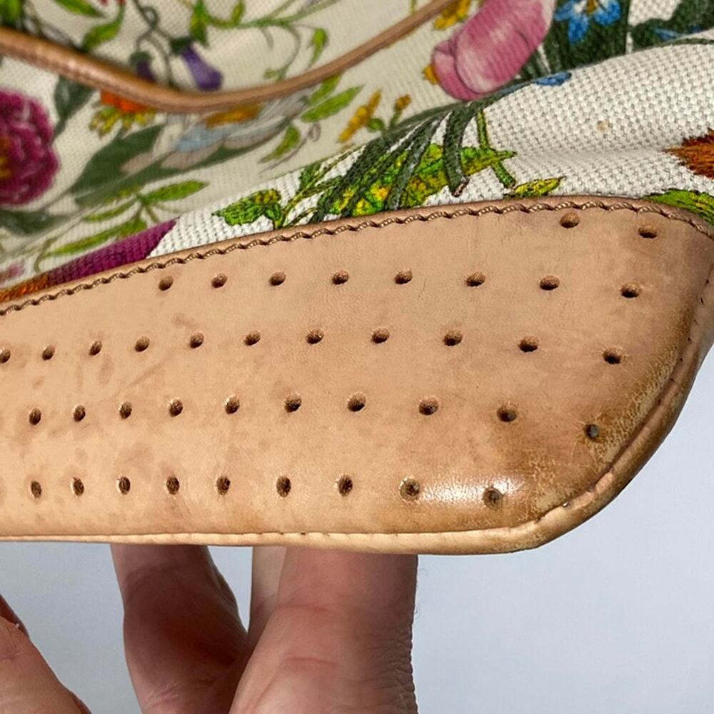 Gucci Perforated Flora Messenger Crossbody Bag w/ COA – White Canvas Floral - Picture 6 of 12